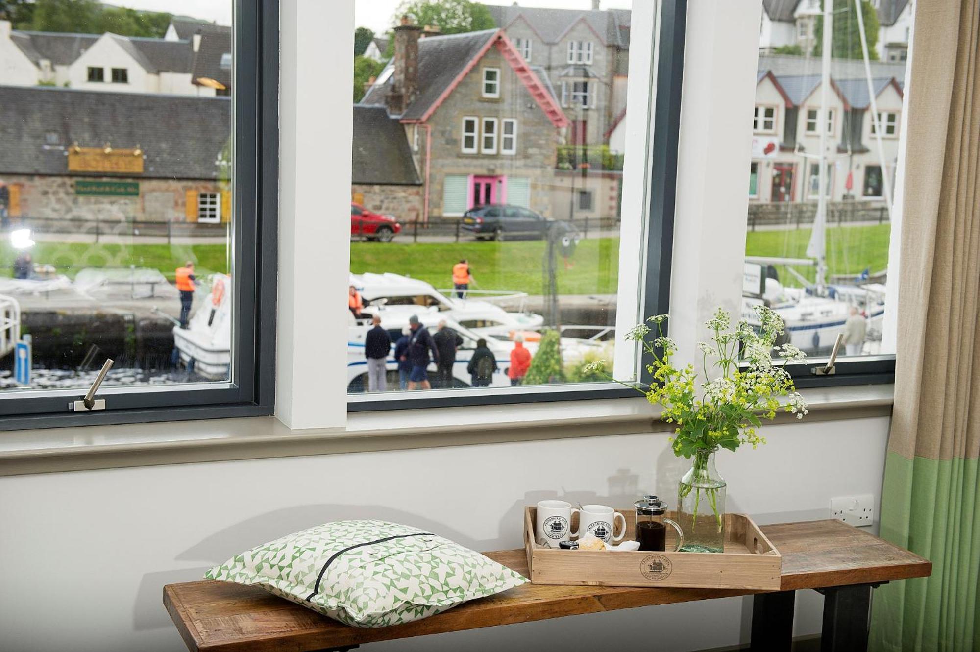 Lock Chambers, Caledonian Canal Centre Fort Augustus Pokoj fotografie